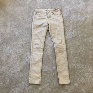 Khaki pants with pockets size 3